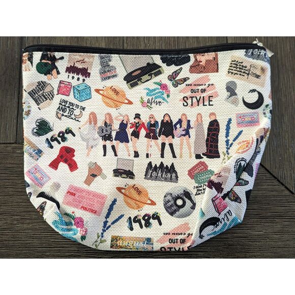 Taylor Swift Makeup Bag - Picture 2 of 3